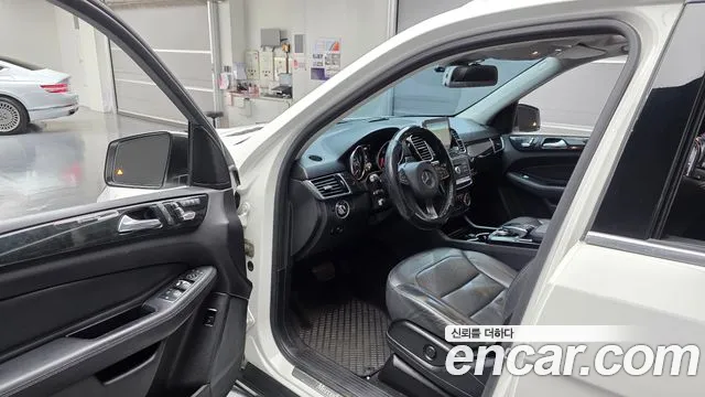 Mercedes-Benz GLE 2016 thumb 10
