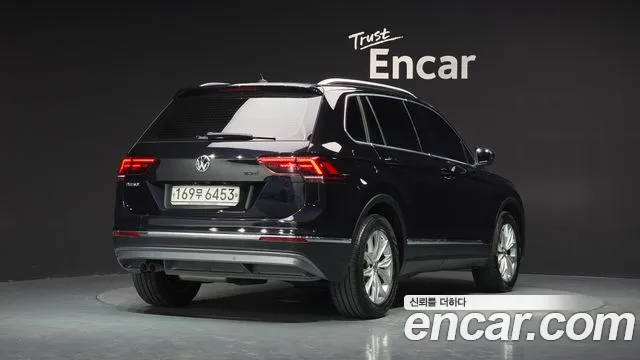 Volkswagen Tiguan 2019 thumb 2