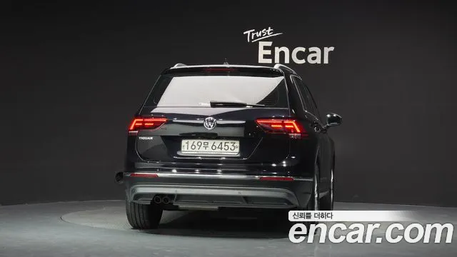 Volkswagen Tiguan 2019 thumb 4