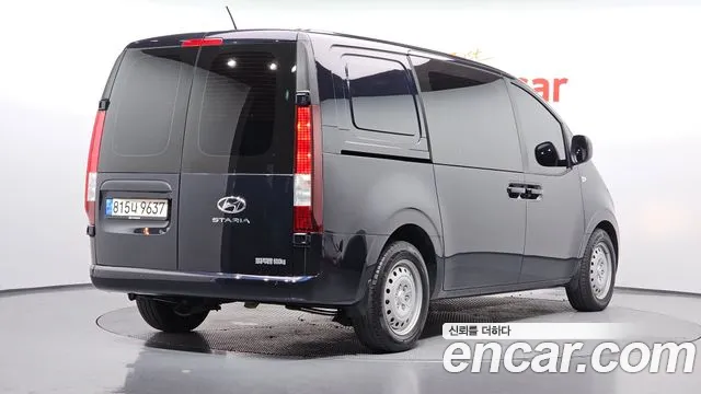 Hyundai Staria 2022 thumb 2