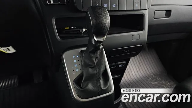 Hyundai Staria 2022 thumb 9