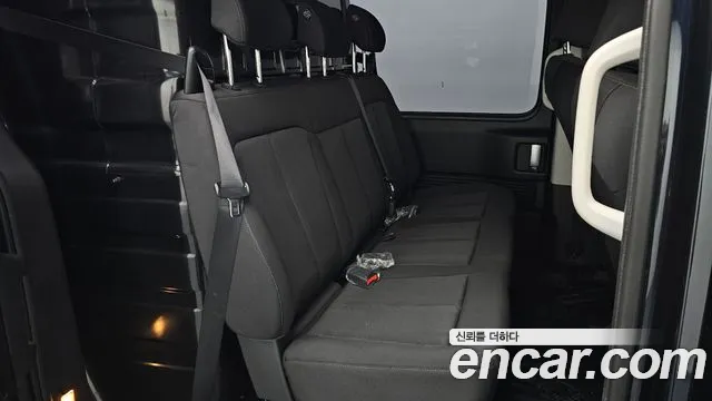 Hyundai Staria 2022 thumb 11