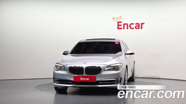 BMW 7-Series 2015 thumb 3