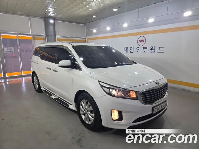 Kia Carnival 2016 thumb 4