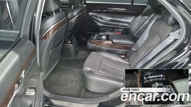Genesis G90 2016 thumb 7