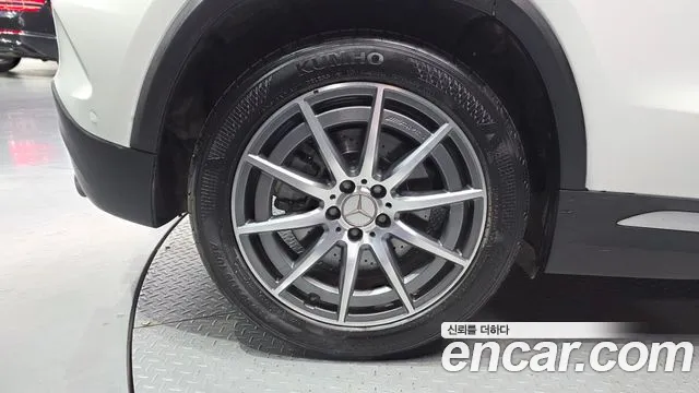 Mercedes-Benz GLA 2021 thumb 5