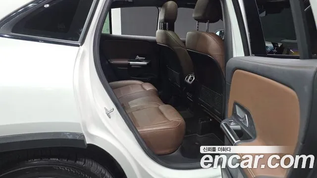 Mercedes-Benz GLA 2021 thumb 12