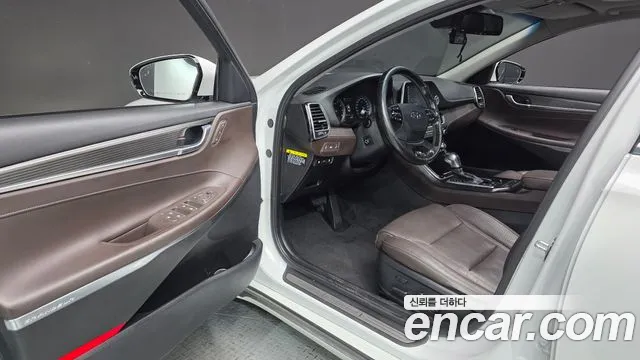 Hyundai Grandeur 2017 thumb 10