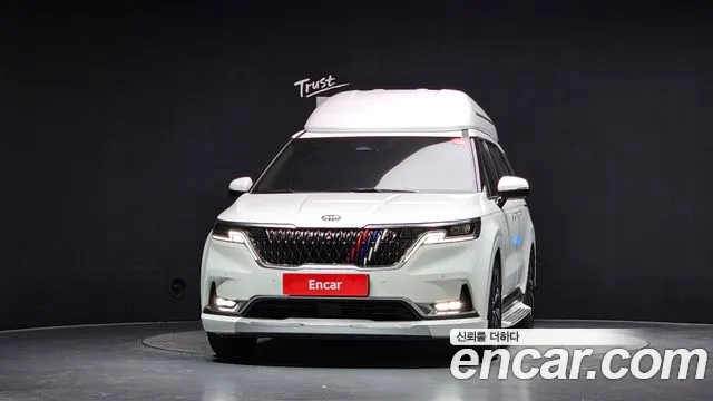 Kia Carnival 2021 thumb 3