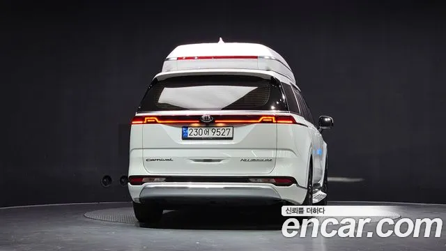 Kia Carnival 2021 thumb 4