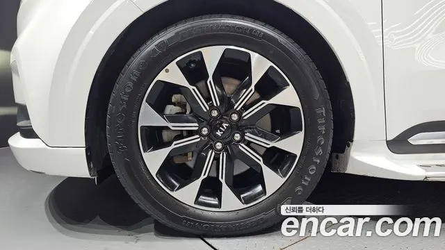 Kia Carnival 2021 thumb 5