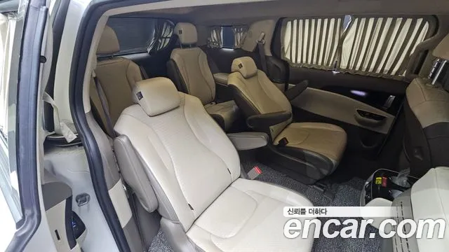 Kia Carnival 2021 thumb 11