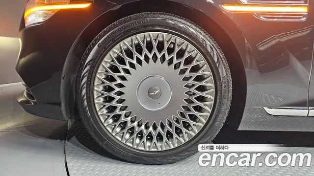 Genesis G90 2019 thumb 4