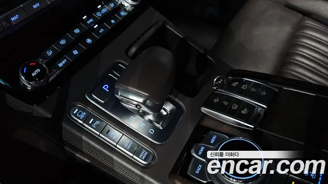 Genesis G90 2019 thumb 8