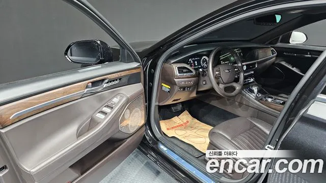Genesis G90 2019 thumb 9