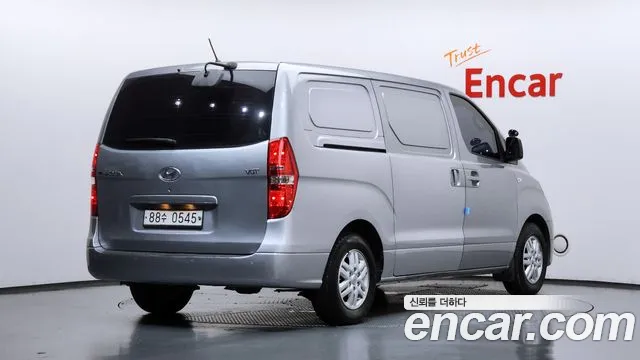 Hyundai Starex 2017 thumb 2