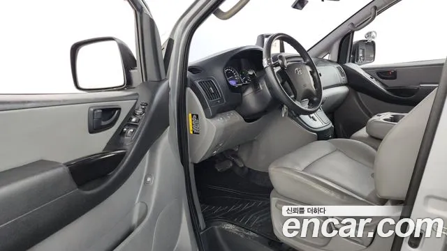 Hyundai Starex 2017 thumb 10