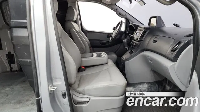 Hyundai Starex 2017 thumb 11
