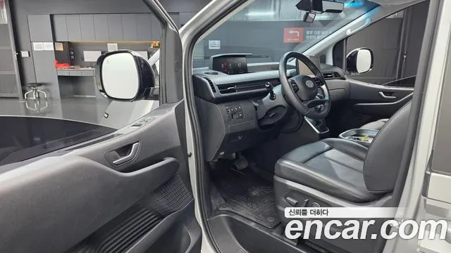Hyundai Staria 2021 thumb 9