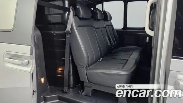 Hyundai Staria 2021 thumb 10