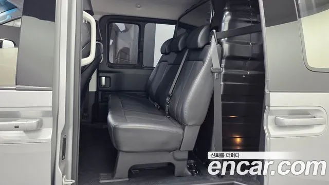 Hyundai Staria 2021 thumb 11
