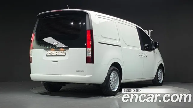 Hyundai Staria 2021 thumb 2