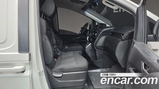 Hyundai Staria 2021 thumb 10