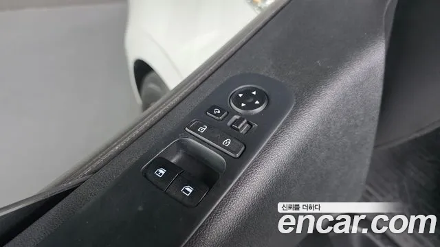 Hyundai Staria 2021 thumb 12