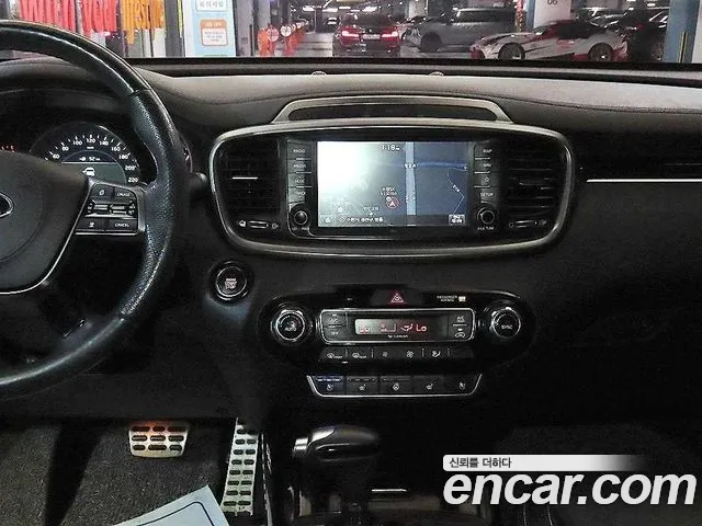 Kia Sorento 2017 thumb 10