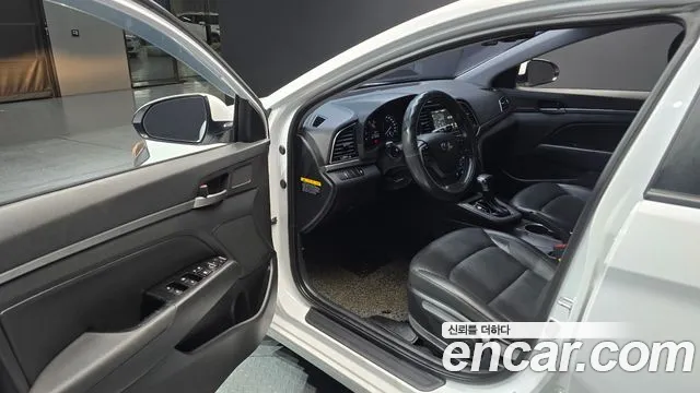 Hyundai Avante 2016 thumb 10