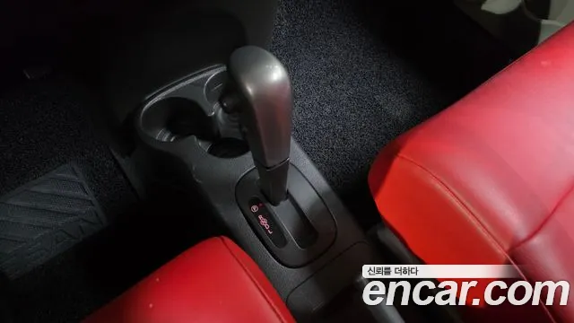 Nissan Cube 2013 thumb 9