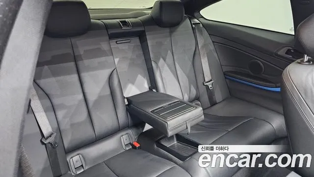 BMW 4-Series 2016 thumb 12