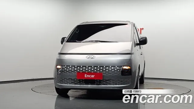 Hyundai Staria 2023 thumb 3