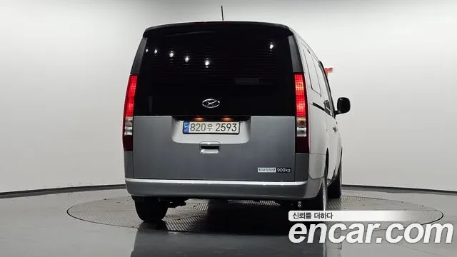 Hyundai Staria 2023 thumb 4