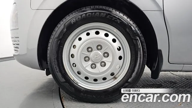 Hyundai Staria 2023 thumb 5