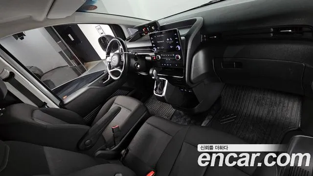 Hyundai Staria 2023 thumb 7