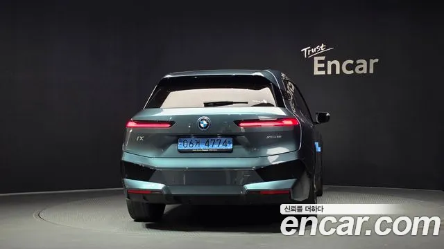 BMW iX 2023 thumb 4