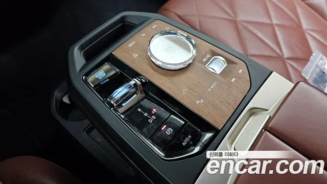 BMW iX 2023 thumb 9