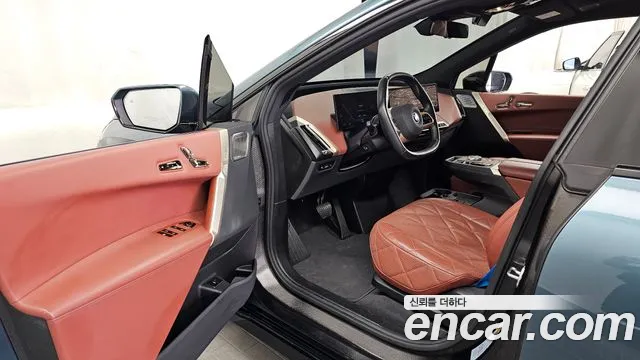 BMW iX 2023 thumb 10