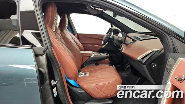 BMW iX 2023 thumb 11