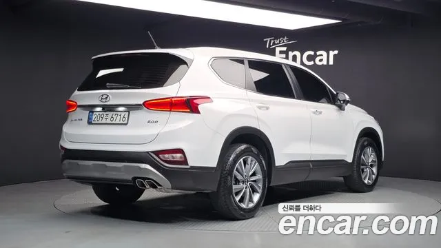 Hyundai Santa Fe 2018 thumb 2