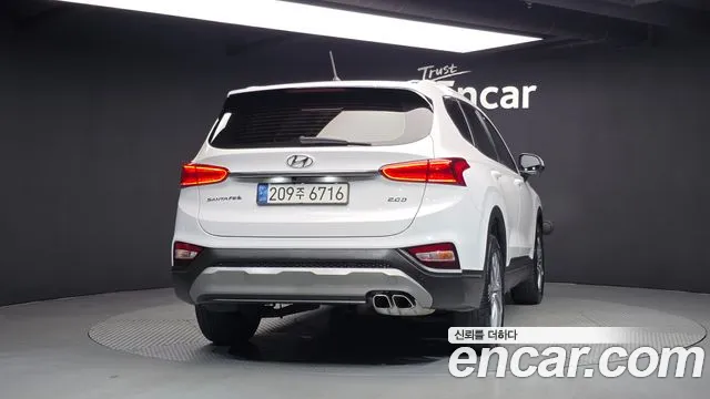 Hyundai Santa Fe 2018 thumb 4
