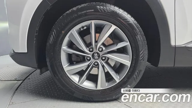 Hyundai Santa Fe 2018 thumb 5