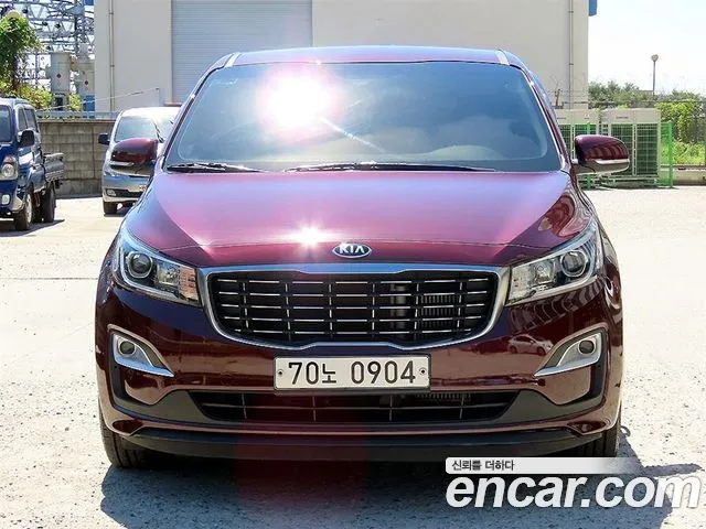 Kia Carnival 2018 thumb 2