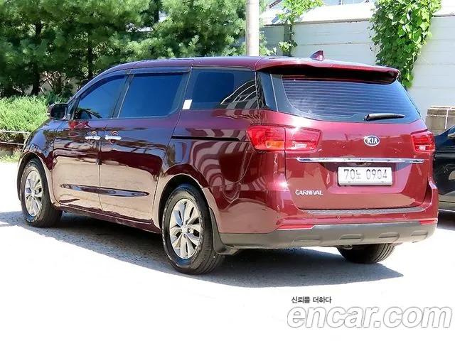 Kia Carnival 2018 thumb 3