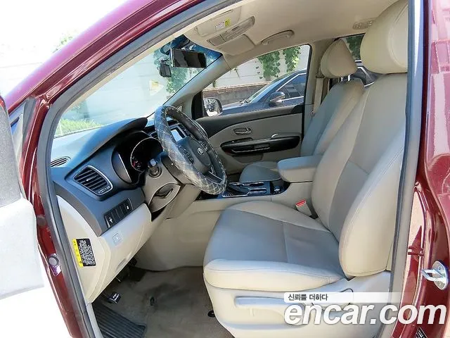 Kia Carnival 2018 thumb 5