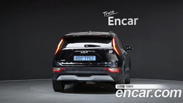 Kia Niro 2023 thumb 4