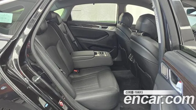 Genesis G80 2018 thumb 11