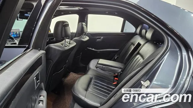 Mercedes-Benz E-Класс 2015 thumb 10