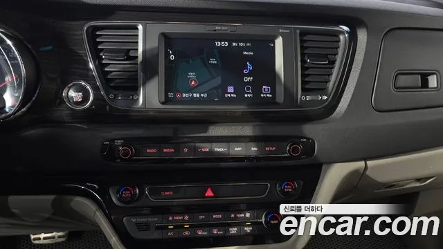 Kia Carnival 2019 thumb 12